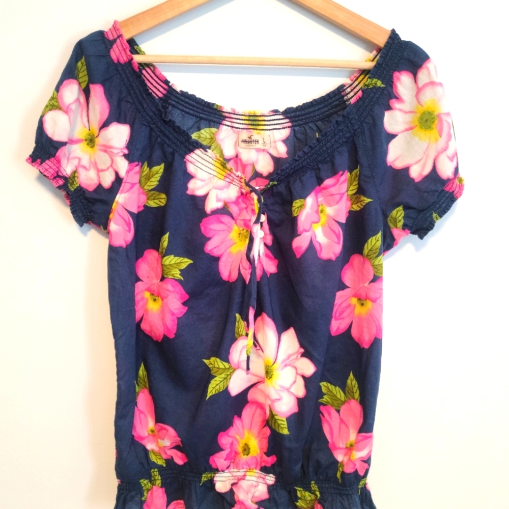 Large Hollister short sleeve
